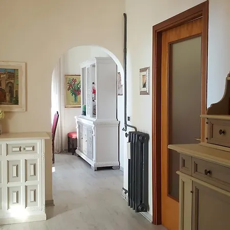 Un Balcone Tra Cielo E Mare